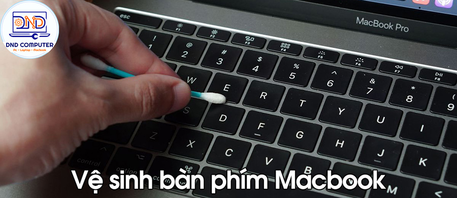Vệ sinh b&agrave;n ph&iacute;m v&agrave; chuột Macbook